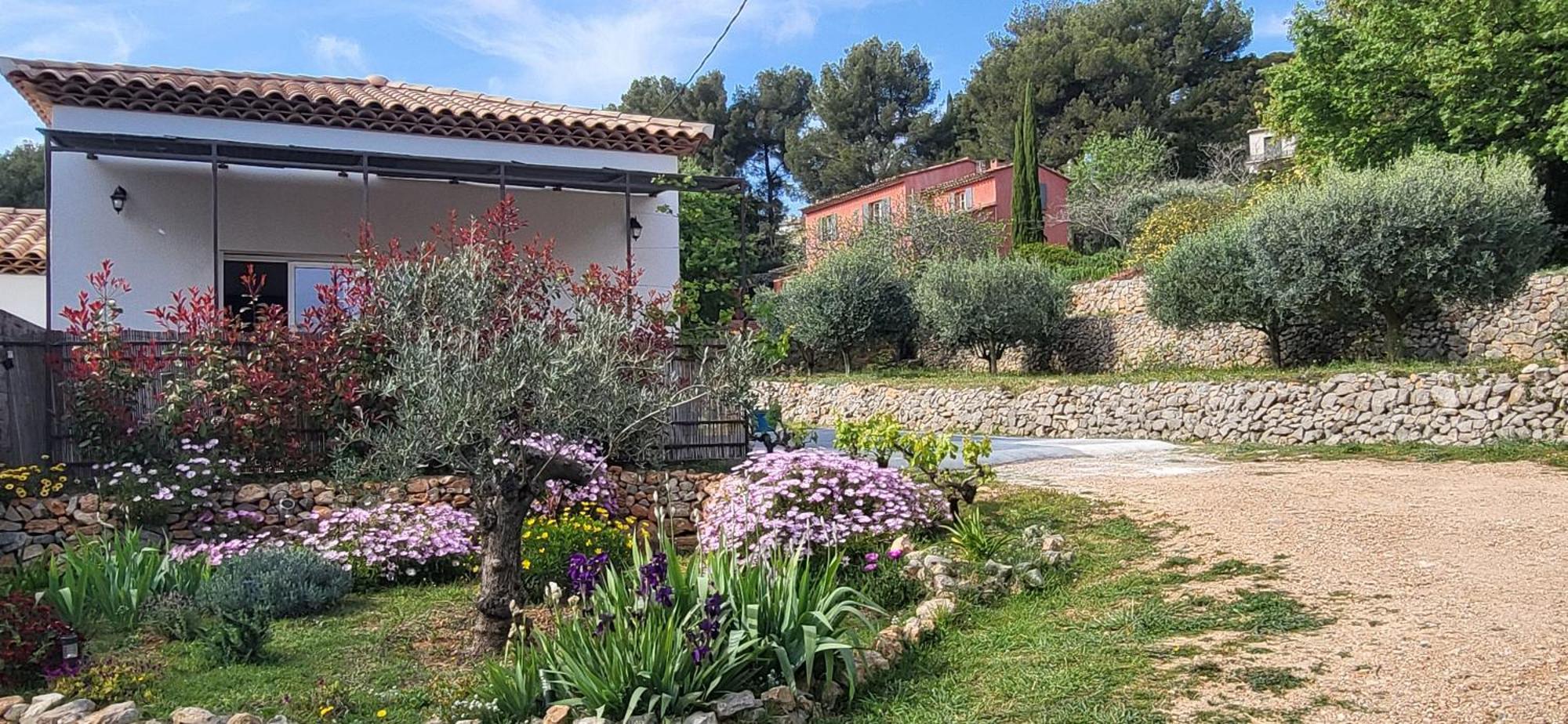 Jolie Maison Neuve Entre Mer Et Colline En Provence โอลิอูลส์ ภายนอก รูปภาพ